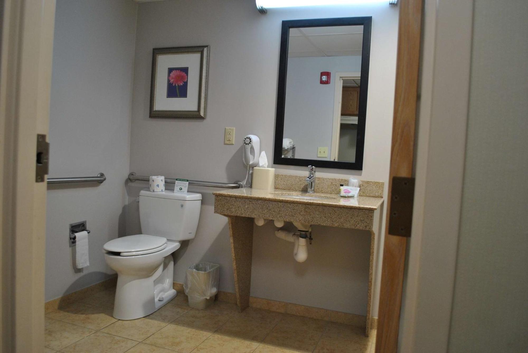 Best Western Owego Inn Ngoại thất bức ảnh